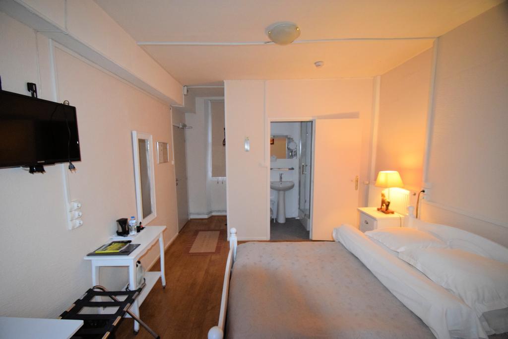Auberge Le Rabelais Malay-le-Petit Екстер'єр фото