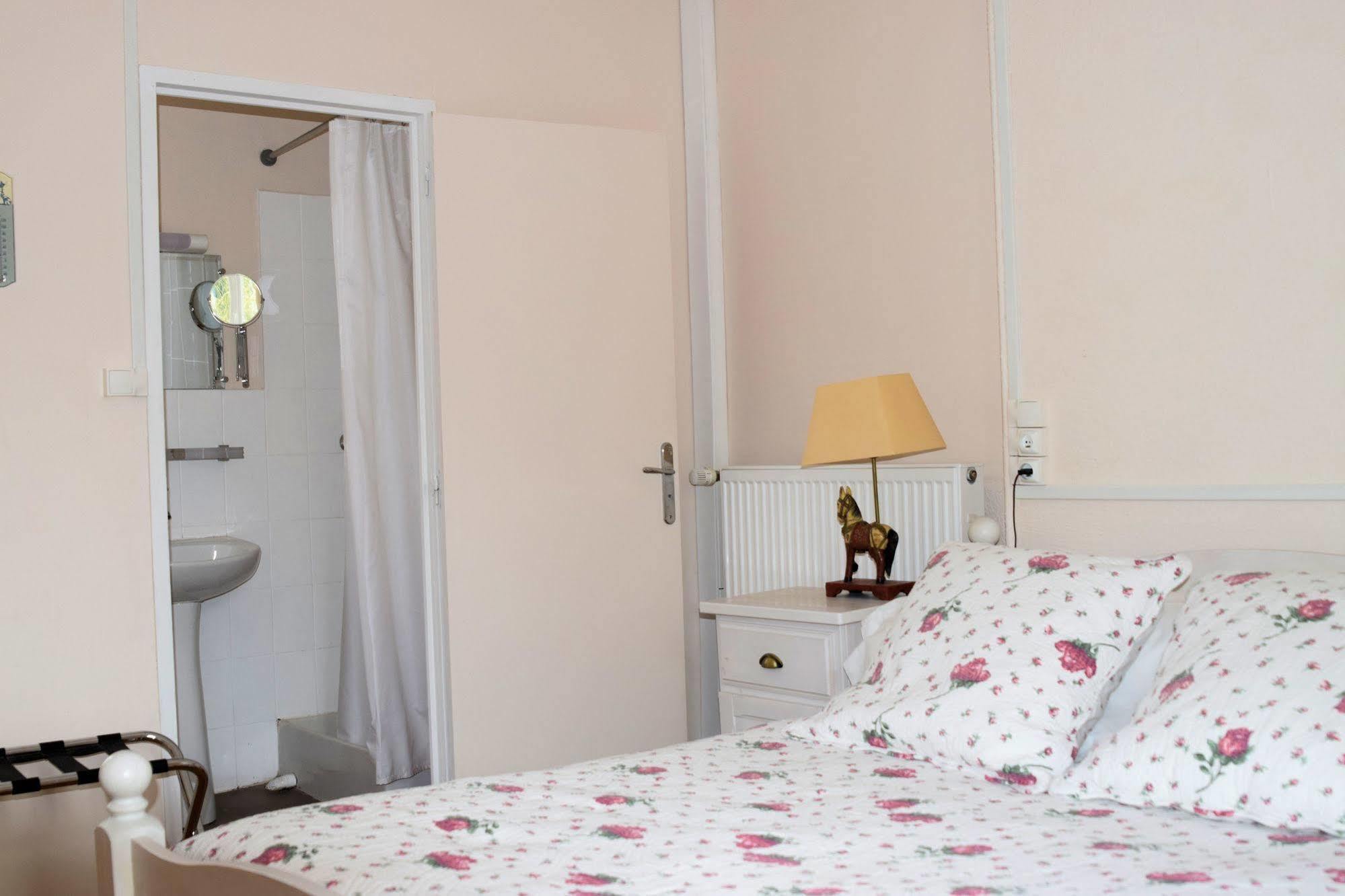 Auberge Le Rabelais Malay-le-Petit Екстер'єр фото