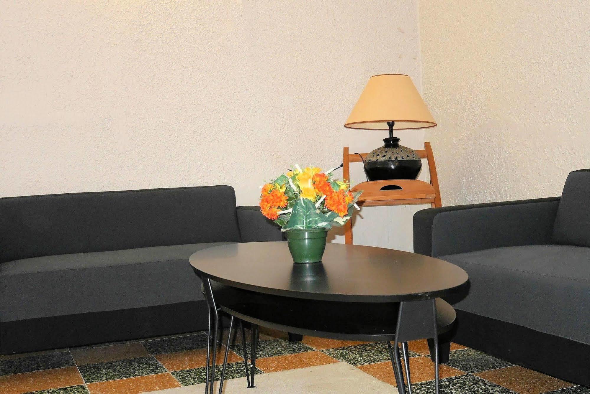 Auberge Le Rabelais Malay-le-Petit Екстер'єр фото